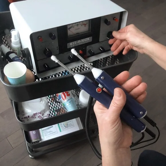 Microcurrent & Meridian Balancing Machine - Picture 2 of 6